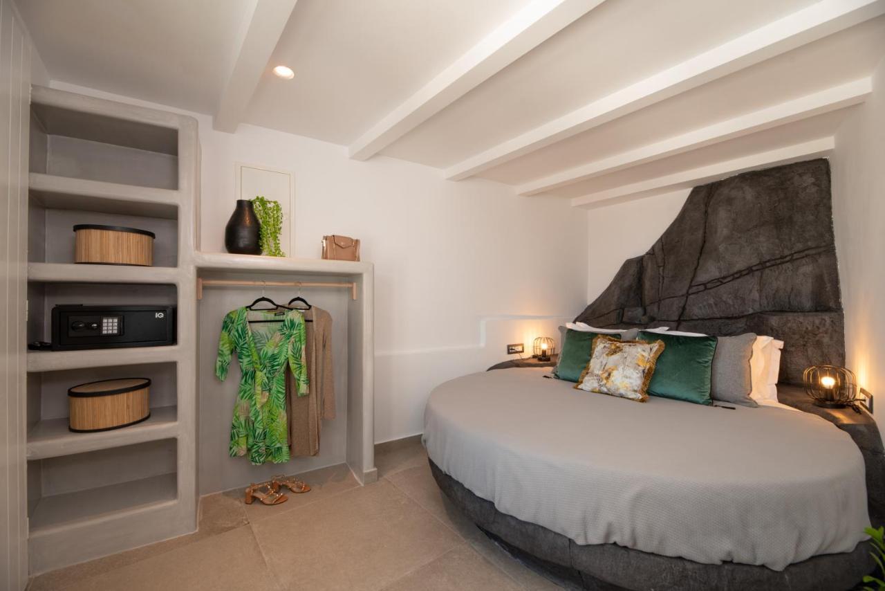 Daydream Luxury Suites Fira  Exteriér fotografie