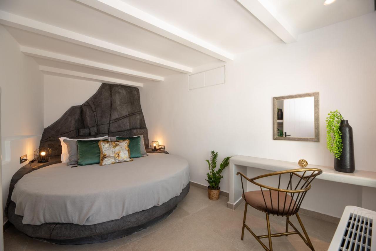 Daydream Luxury Suites Fira  Exteriér fotografie