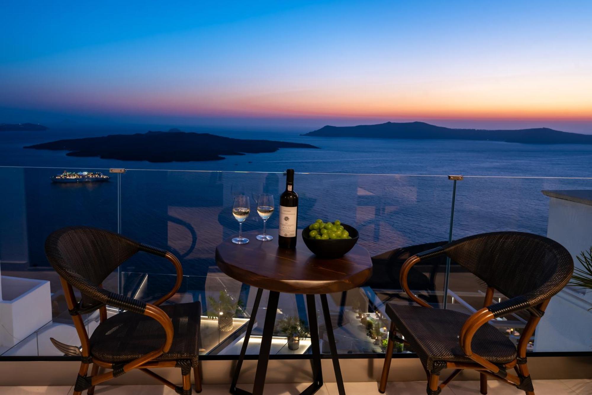 Daydream Luxury Suites Fira  Exteriér fotografie